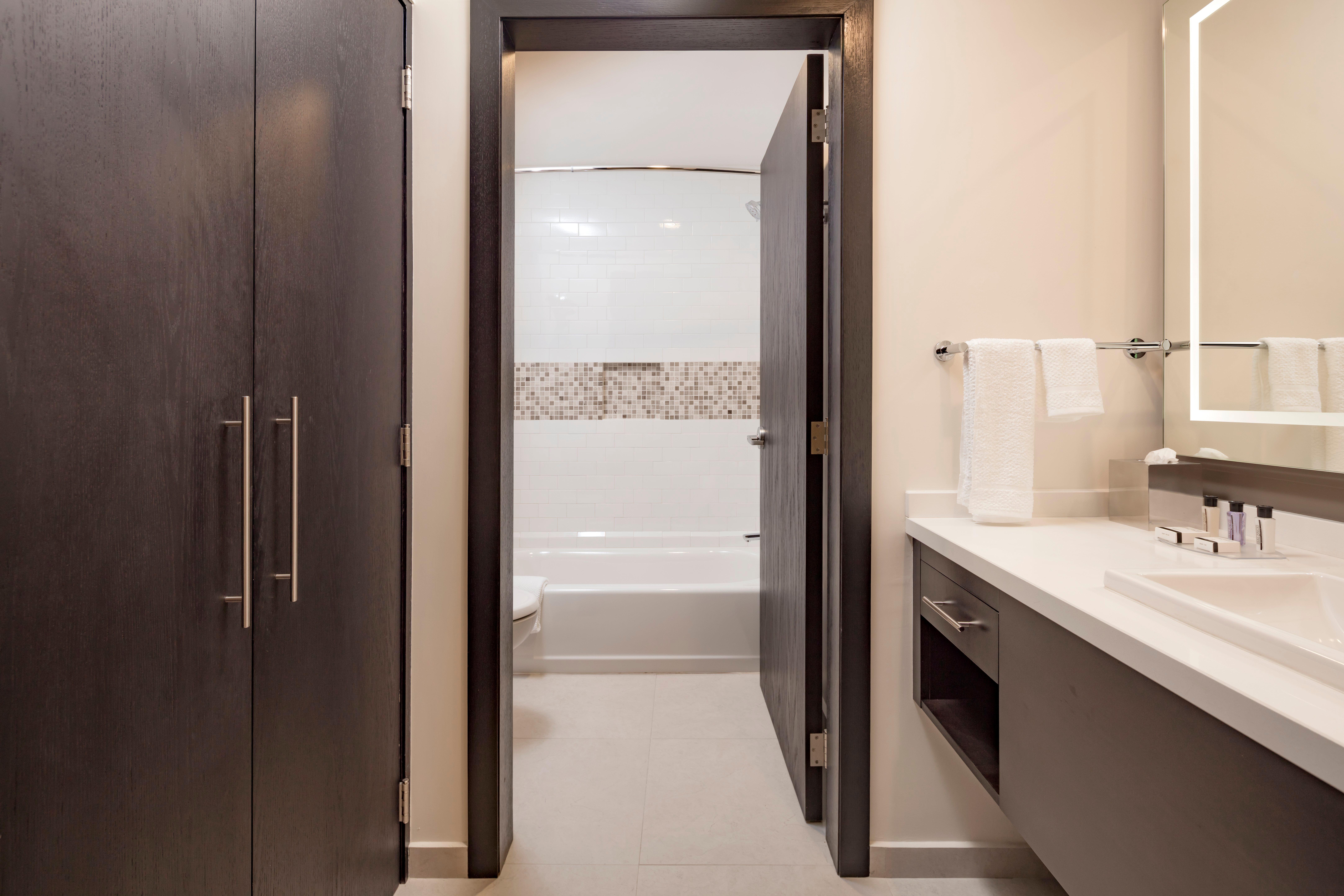 Staybridge Suites Silao By Ihg Bagian luar foto