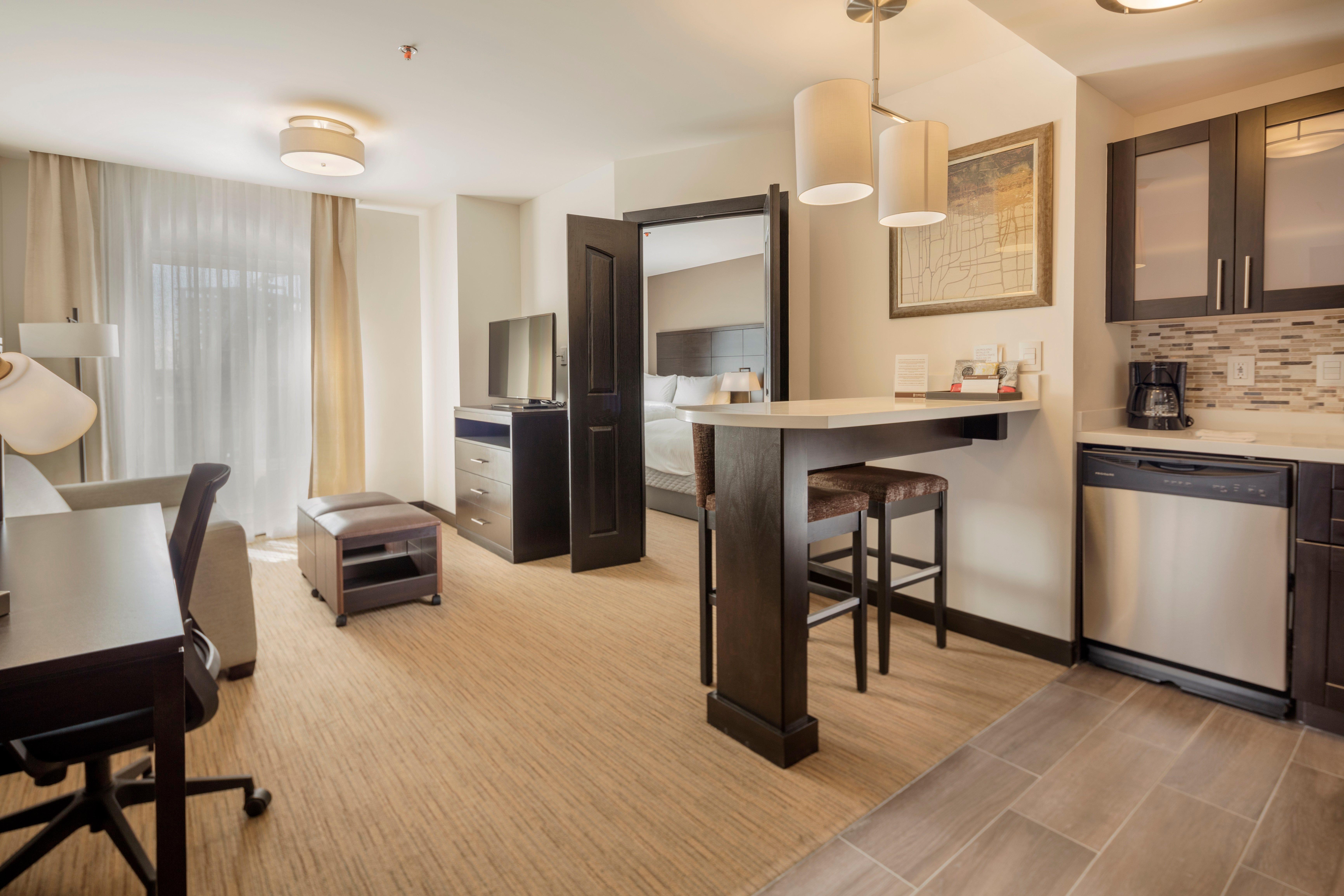 Staybridge Suites Silao By Ihg Bagian luar foto