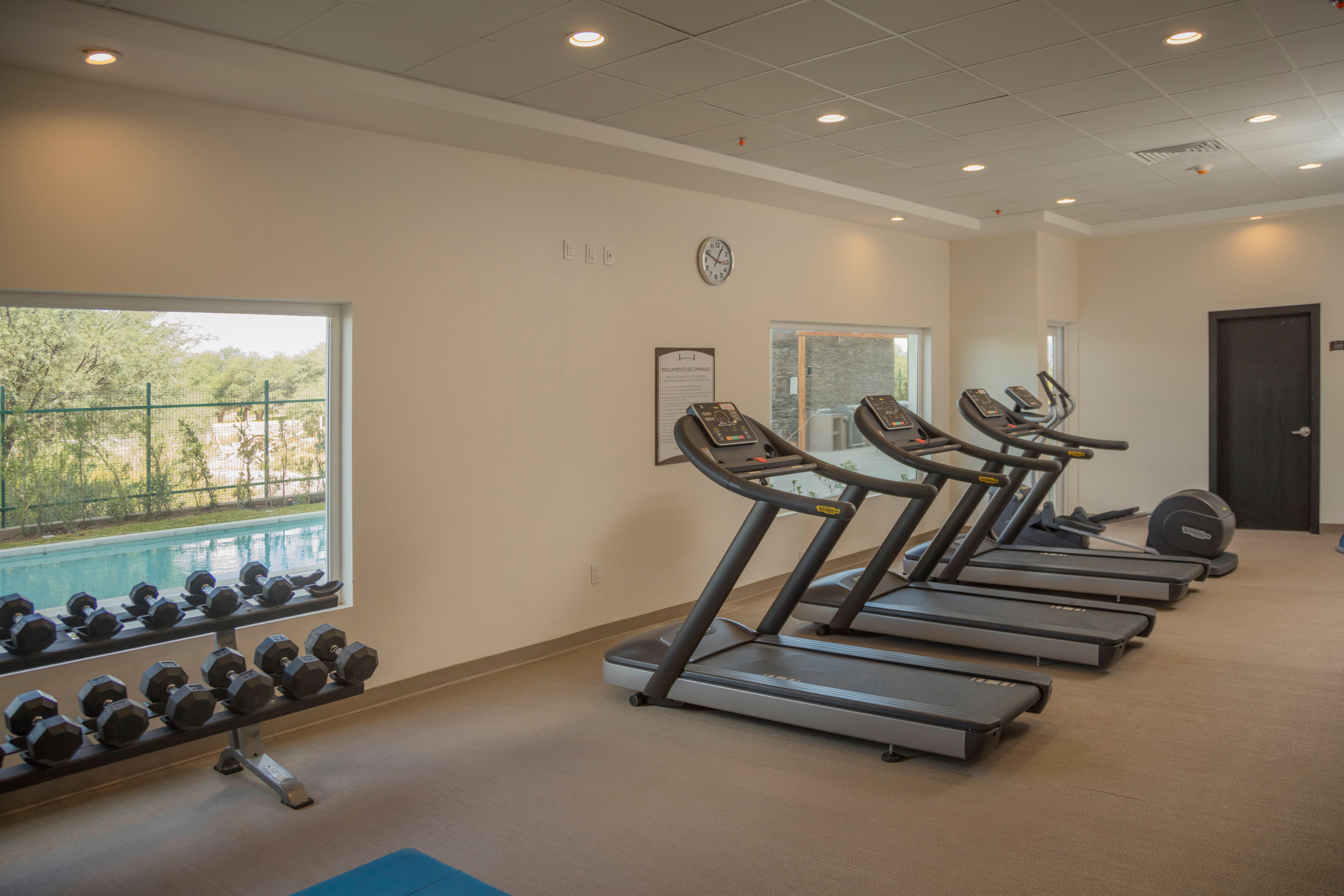 Staybridge Suites Silao By Ihg Bagian luar foto