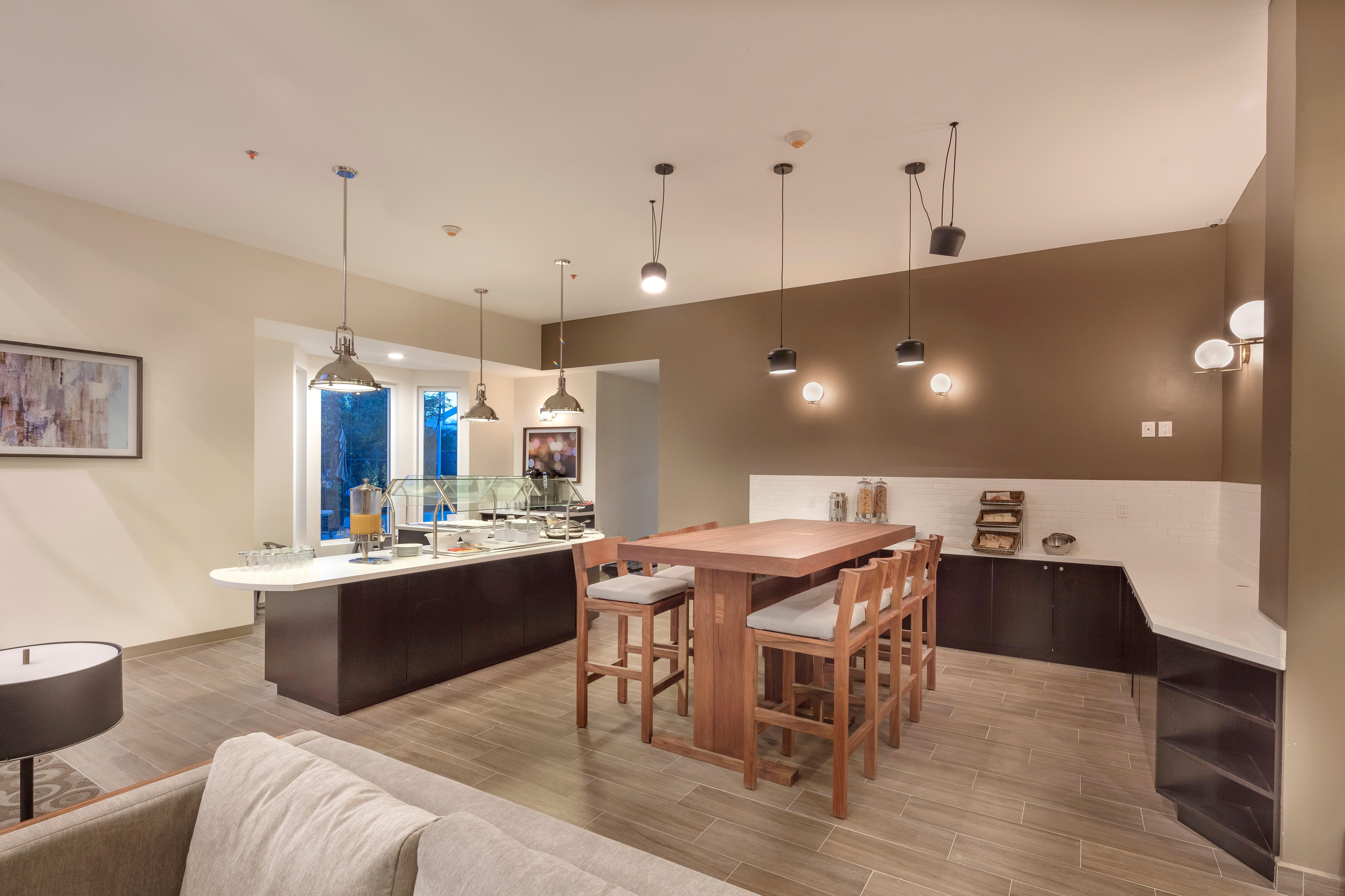 Staybridge Suites Silao By Ihg Bagian luar foto