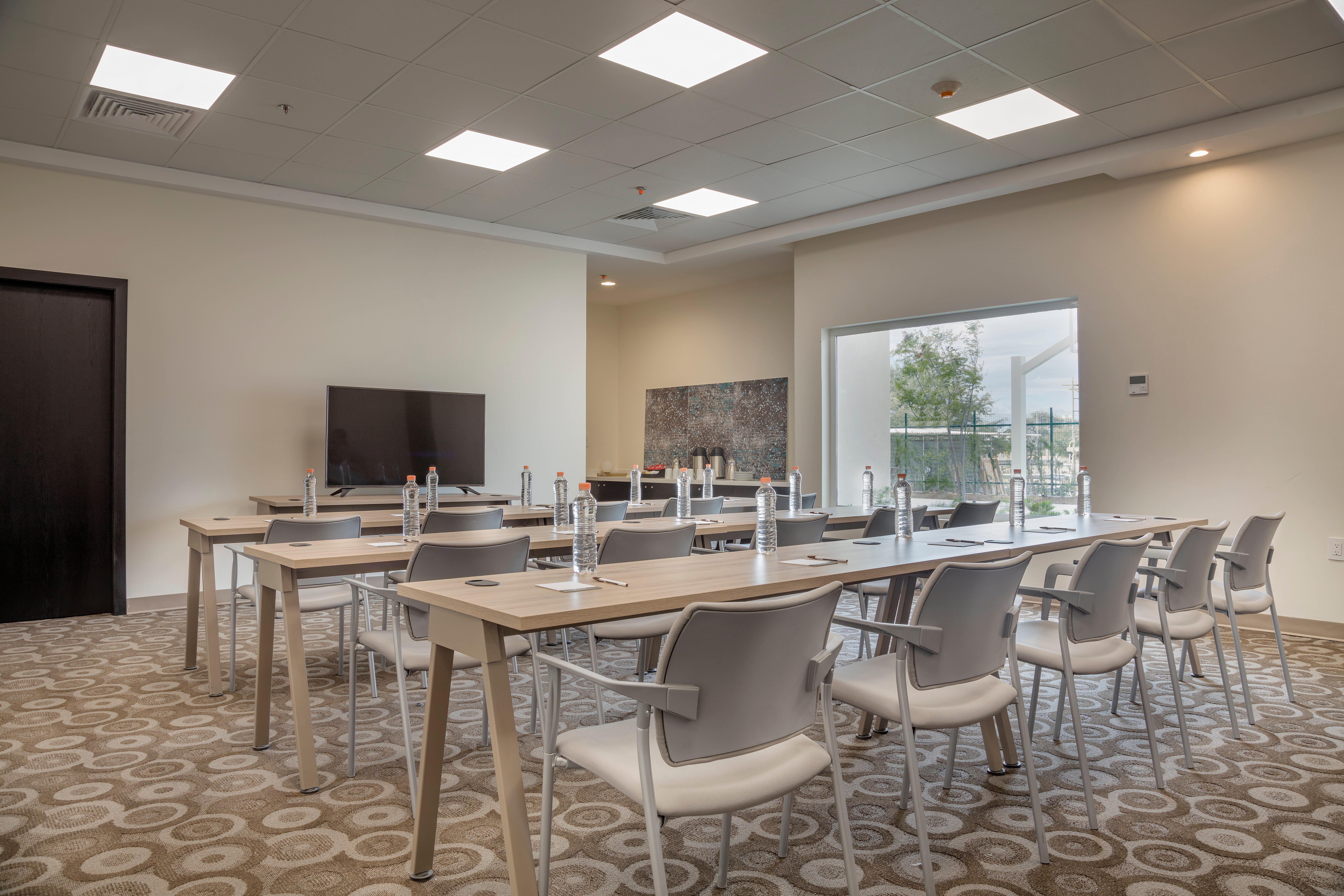 Staybridge Suites Silao By Ihg Bagian luar foto